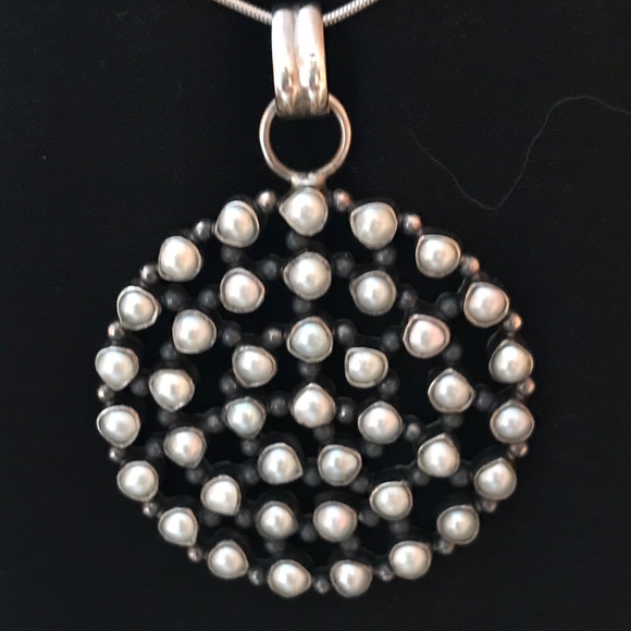925 Sterling and Pearl Pendant - Picture 4 of 8